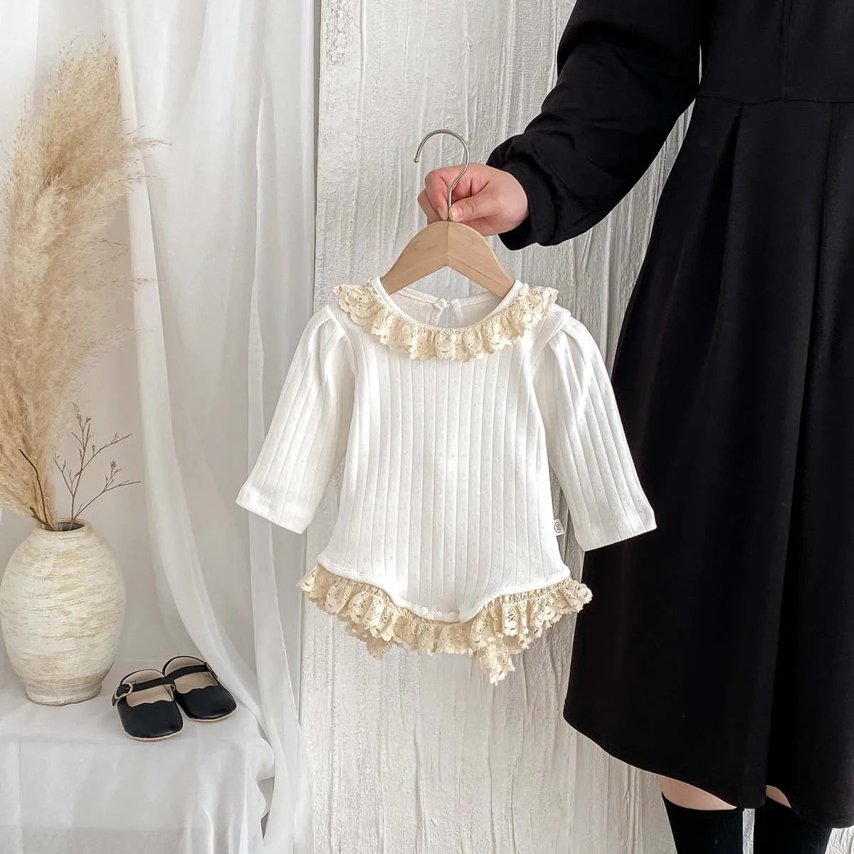 Autumn and Winter Baby Korean Style Lace Round Neck Hollow Pit Strip Long-Sleeved Boomsuit Baby Girl's Hem Lace Boomsuit
