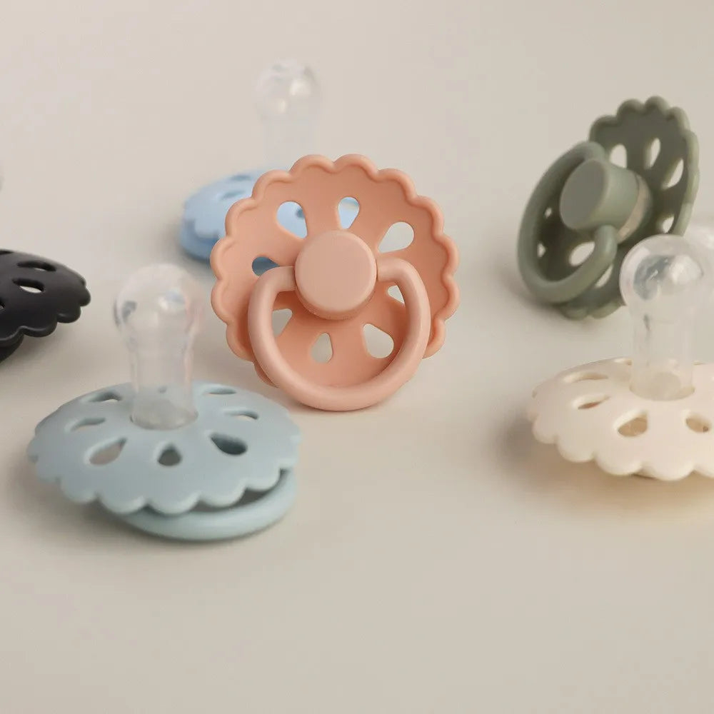 New flower shaped natural latex baby soft pacifier, food grade liquid silicone, newborn baby pacifier, teething gel