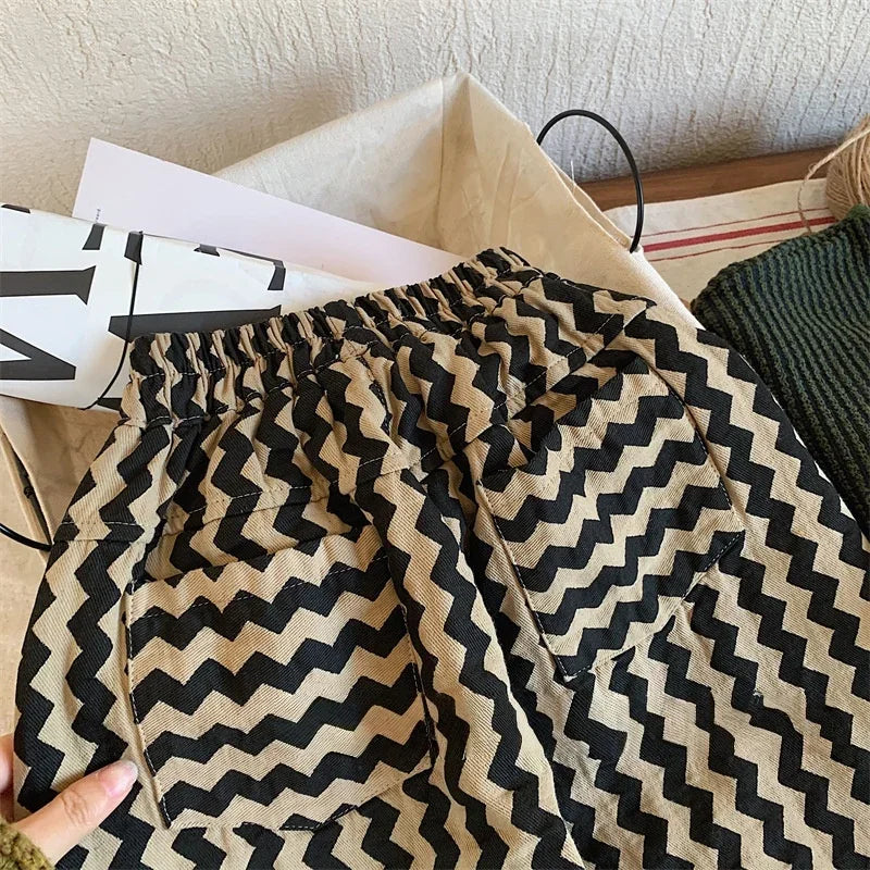 2025 Autumn Kids Zigzag Stripe Wide Leg Pants Elastic Waist Baggy Trousers with Pockets 2-7Y Boys Girls Casual Clothes