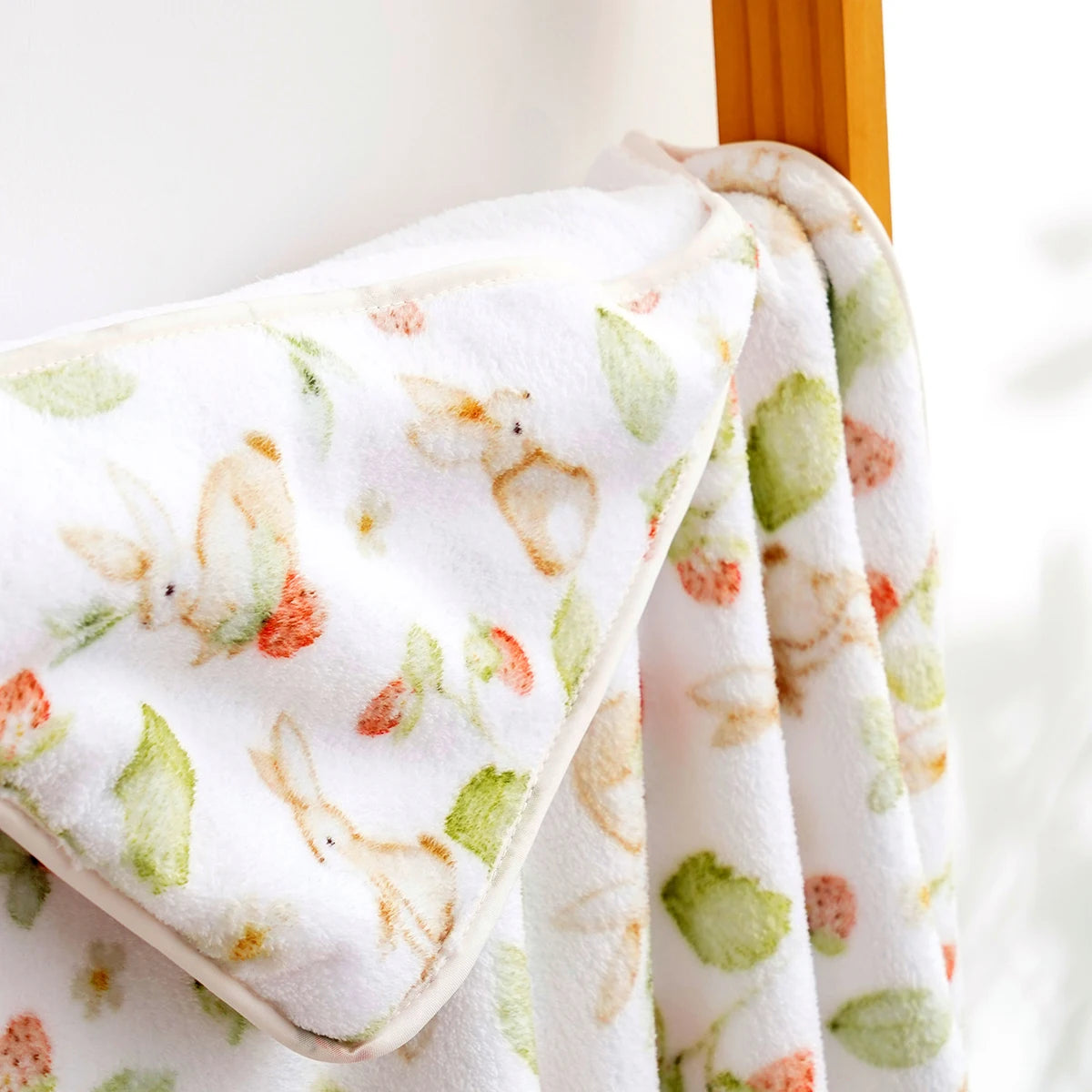 Soft Coral Fleece Blanket for Baby Absorbent Bath Towel Warm Infant Quilt Thick Newborn Swaddle Wrap Blanket Stroller Cover