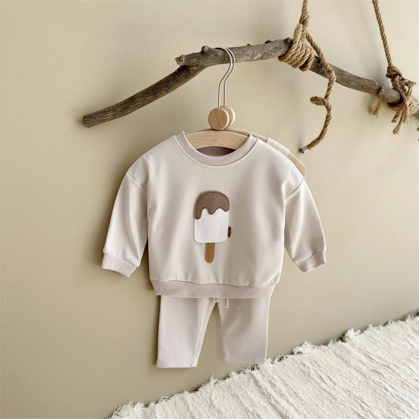 Baby wearing autumn clothing set with ice cream print