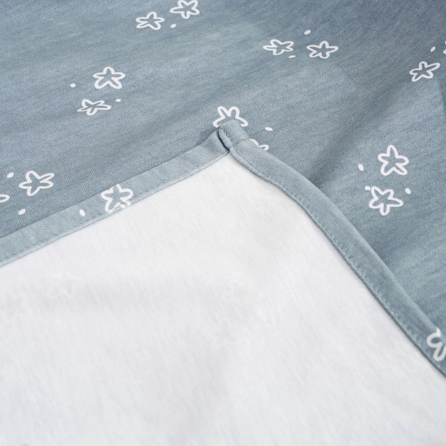 Elinfant Newborn Bamboo Receiving Blankets Infant Swaddle Blankets Soft Cozy Baby Swaddle Blanket Nursery Accessories Essentials