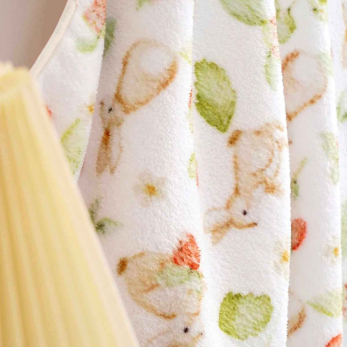 Soft Coral Fleece Blanket for Baby Absorbent Bath Towel Warm Infant Quilt Thick Newborn Swaddle Wrap Blanket Stroller Cover
