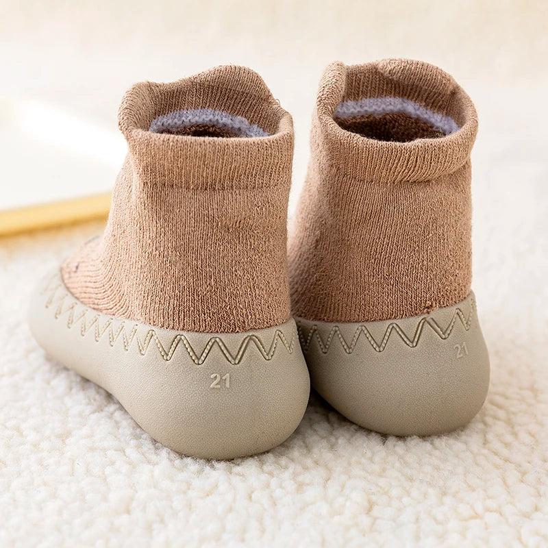 2023 Autumn Winter Baby Warm Cushion Sock Shoes Rubber Sole Cute Cartoon Lightweight Floor Shoes Toddler First Walker Sneakers